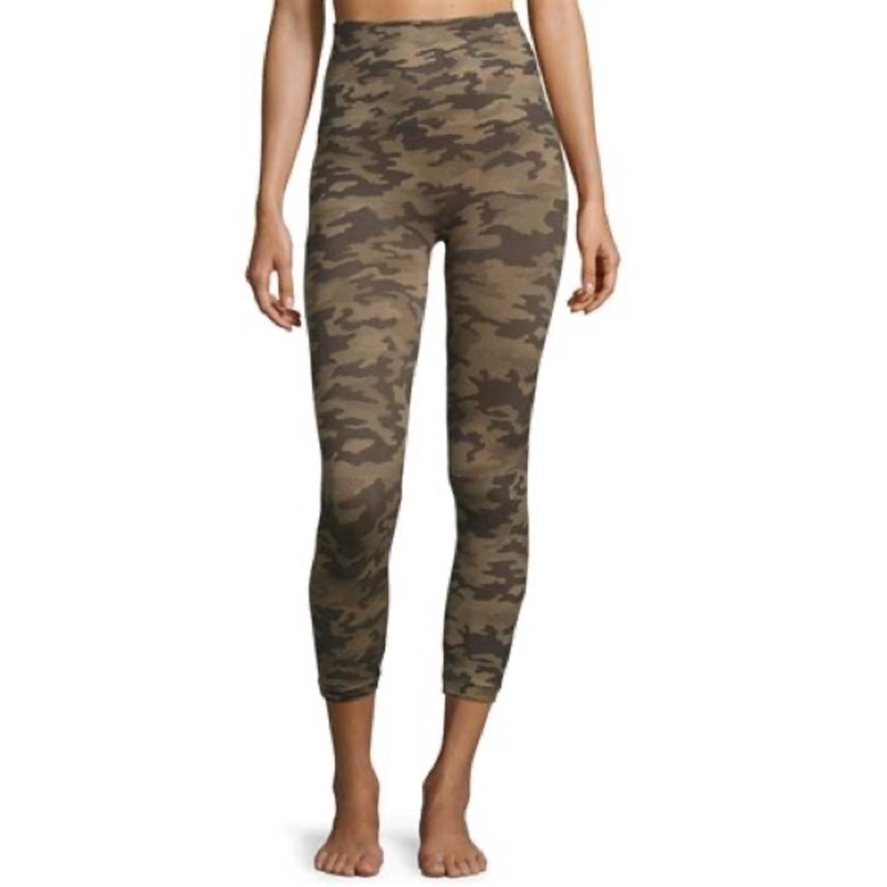 NWT SPANX Look At Me Now Camo Cropped Shaping Legging Desert Camo L